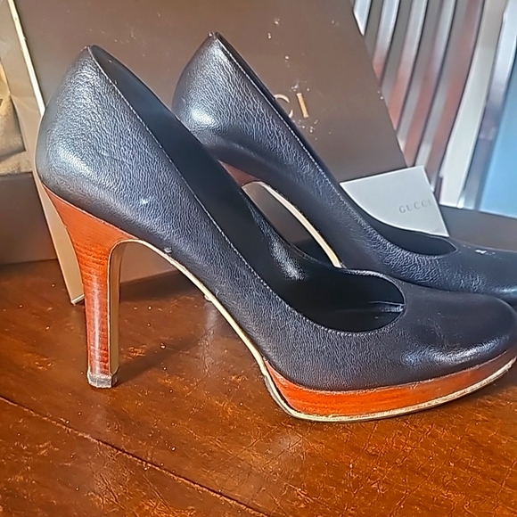 Gucci Designer Pumps, Sz 9, Black, Leather, 4" Heel, Sem' Round Toe, 3/4" Platfo - Picture 7 of 11